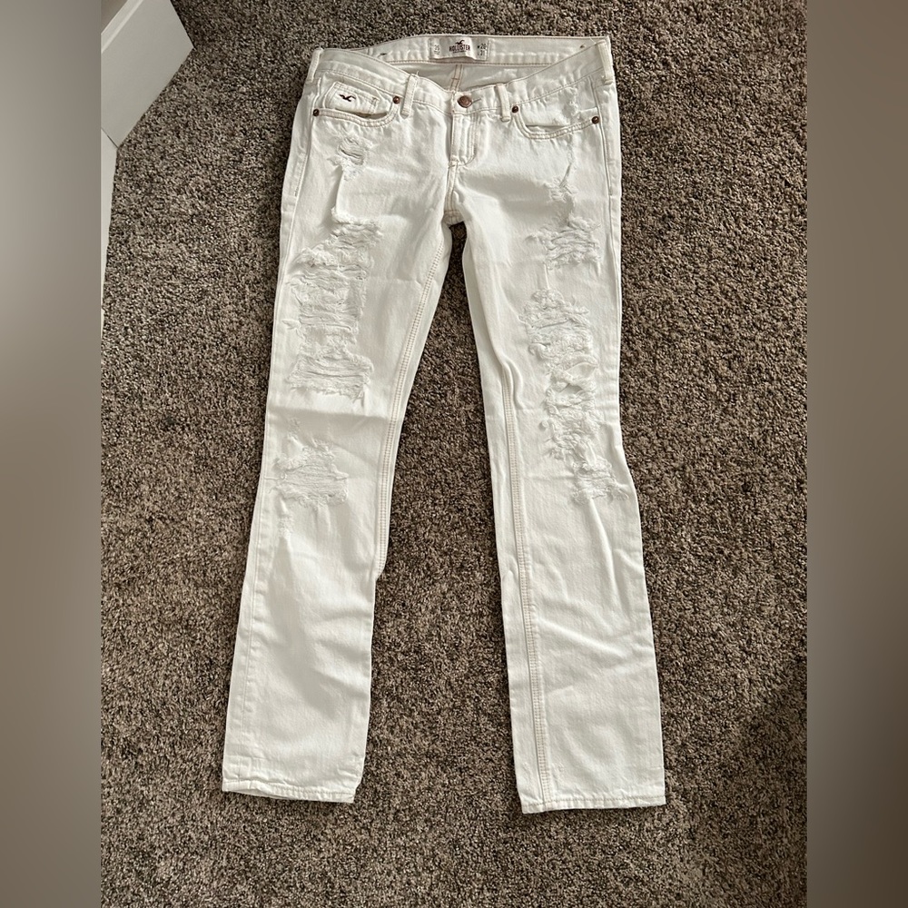 NWOT AE white distressed jeans